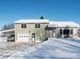 49 Meadowlawn Rd, Orchard Park, NY 14127