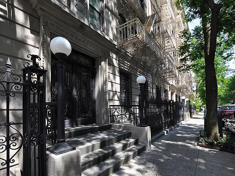 149 W 12th St #4-1 — Photo 16