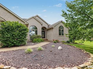 4504 Covington Ln, Quincy, IL 62305
