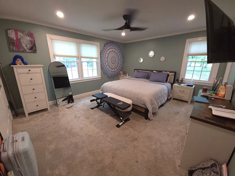 1010 Sherwood Cir — Photo 5