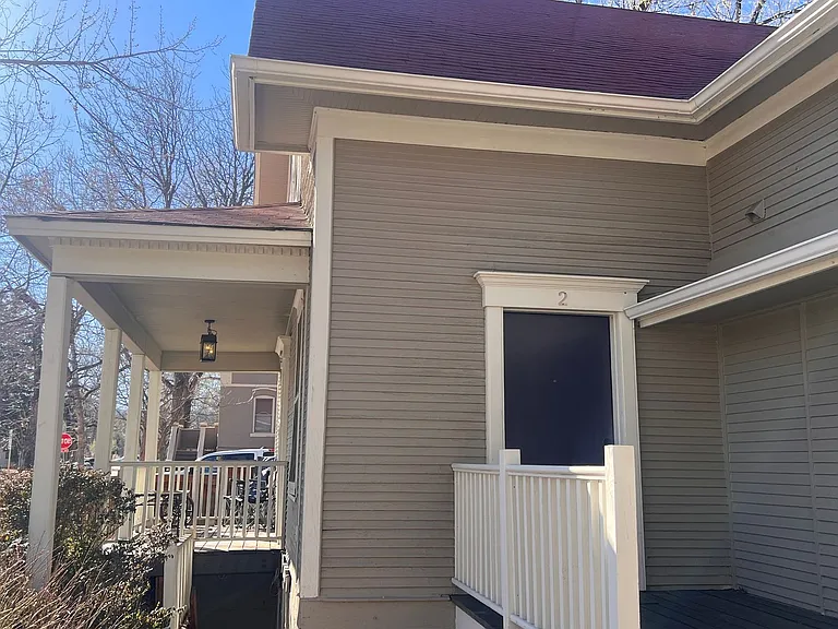 318-320 W Myrtle St — Photo 36