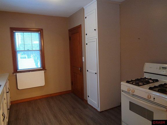 2nd image of 310 Broadway Ave N