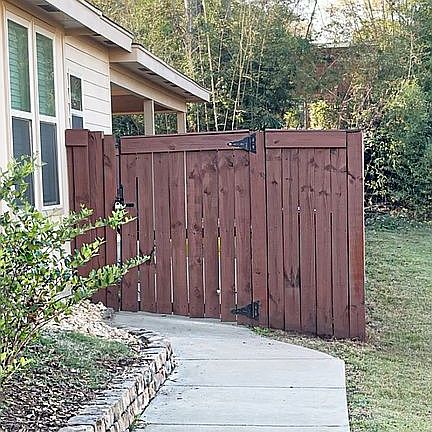 Privacy fence