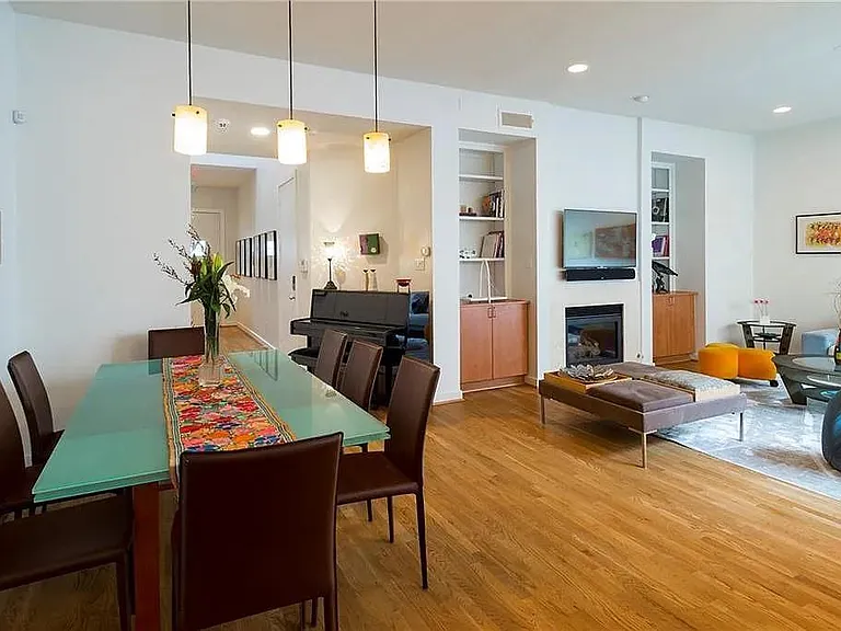 4318 Gilbert Ave — Photo 12