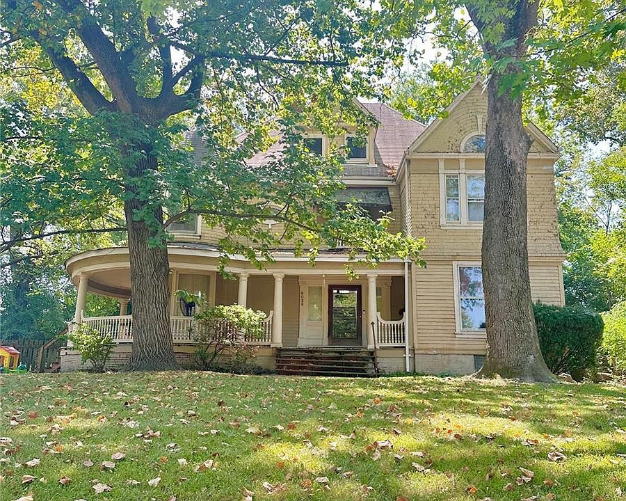 1st image of 6024 W Cabanne Pl