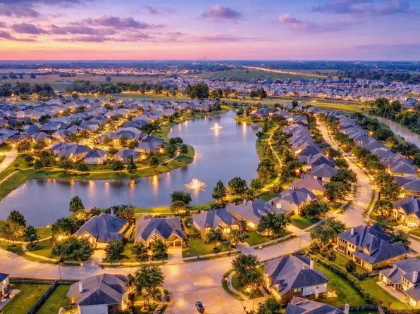 13227 Orchard Shadows Dr, Richmond, TX 77407