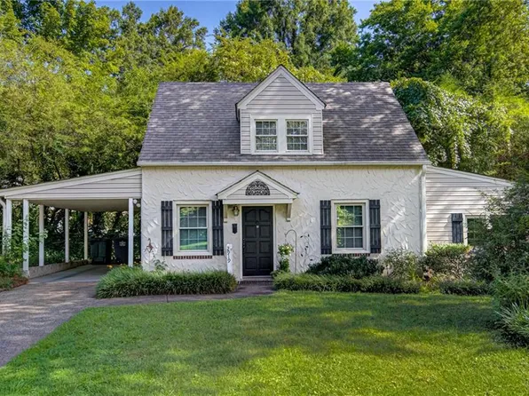 2919 Kinnamon Rd, Winston Salem, NC 27104