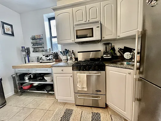 Rented by KYLM, LLC | media 9