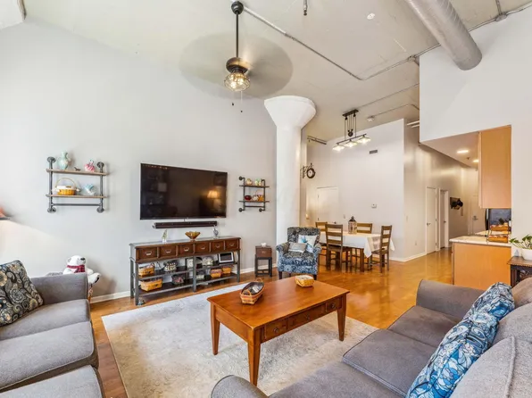 221 N Front St APT 503, Columbus, OH 43215