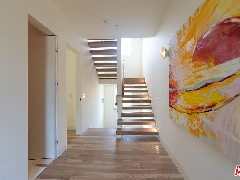 1264 Hyperion Ave — Photo 11