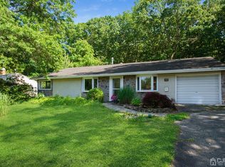 22 Wheeler Rd, Kendall Park, NJ 08824