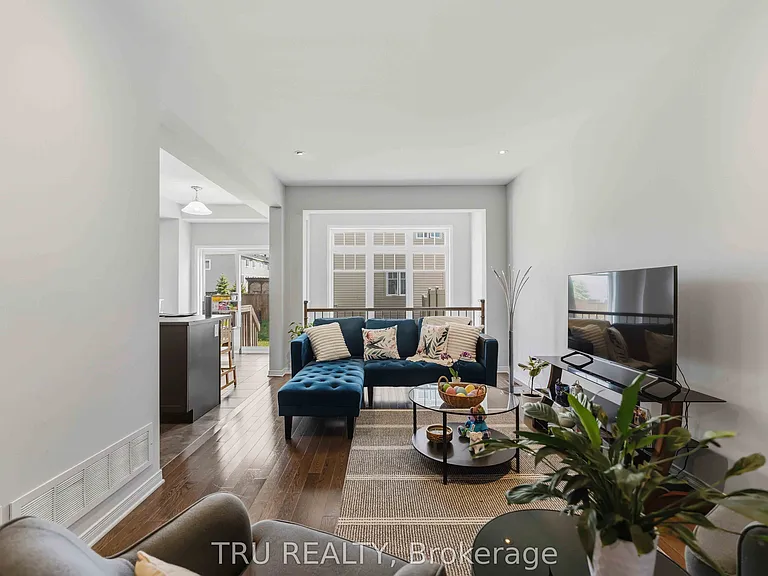 205 Losino Cres — Photo 5