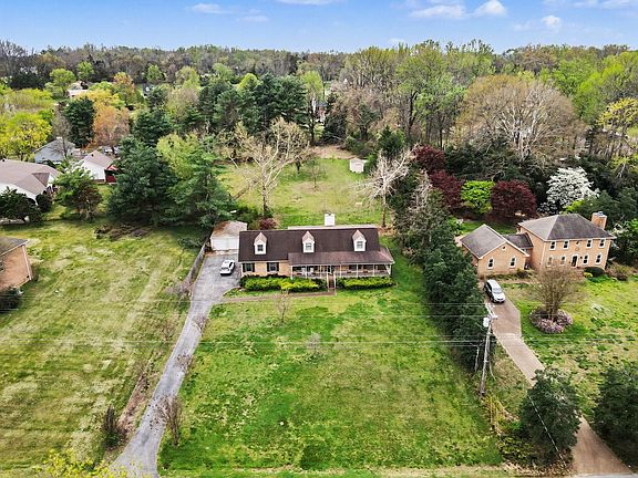 2nd image of 202 Applevalley Rd