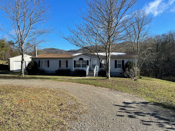 137 Debbie Ln, Hayesville, NC 28904