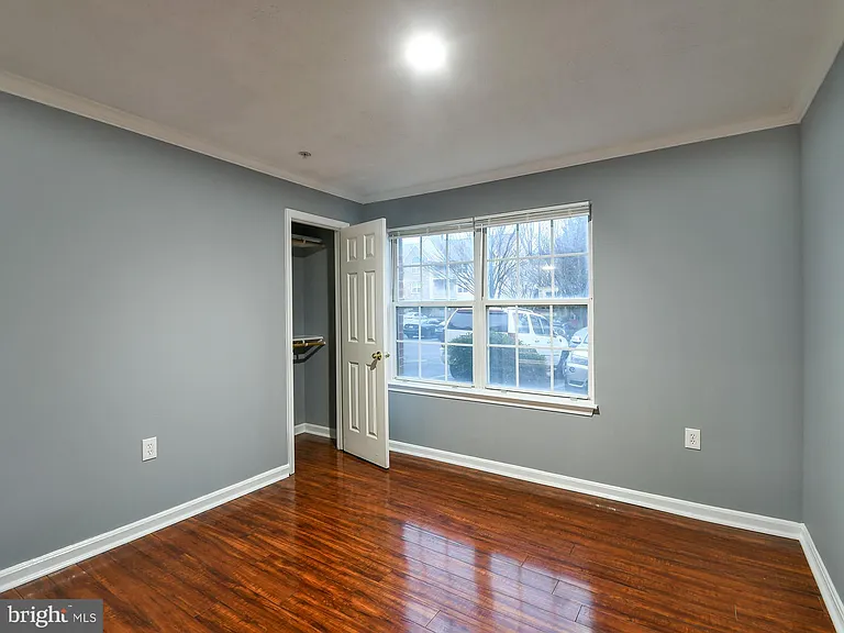 9720 Lake Pointe Ct #102 — Photo 25