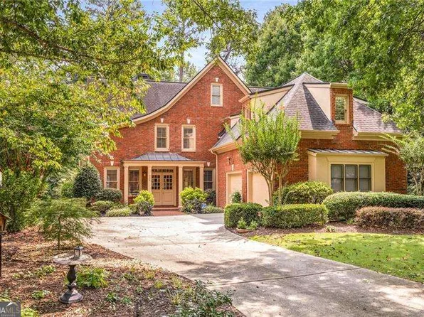 605 Forest Hills Dr, Sandy Springs, GA 30342