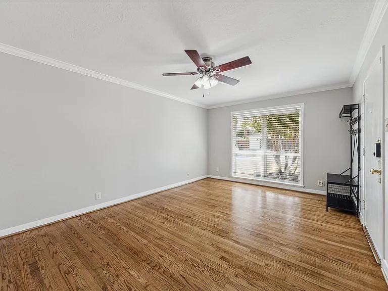 4118 Gardendale Dr — Photo 2