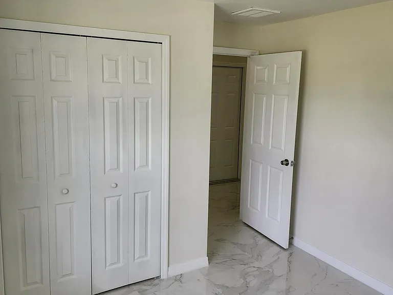 2127 Armour Rd — Photo 24