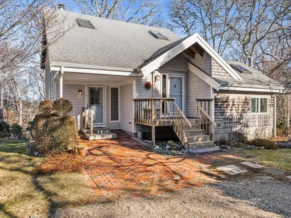 28 Lawrence Farm Road, Woods Hole, MA 02543