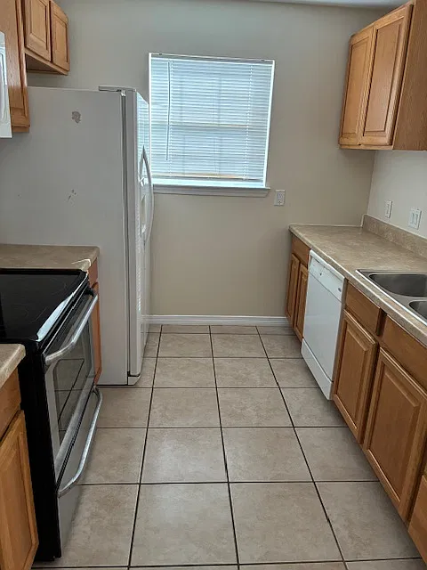 2518 Marshall Road - B — Photo 4