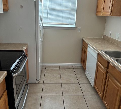 4th image of 2518 Marshall Rd #B