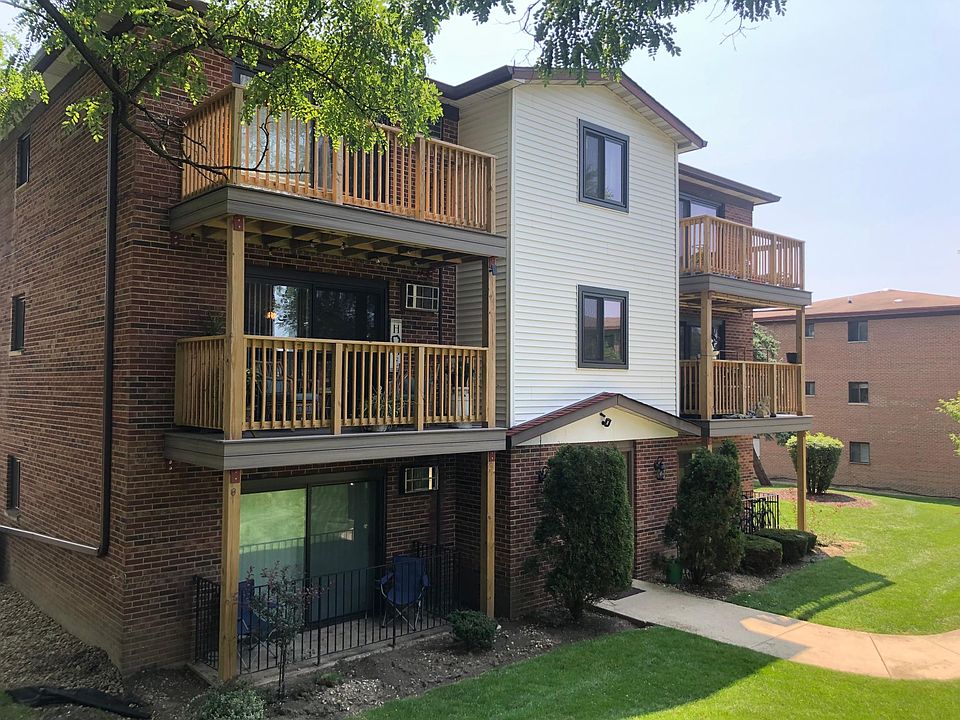 1st image of 620 W 65th St APT 1