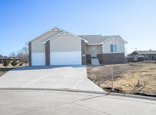 111 Matson St, Newton, KS 67114