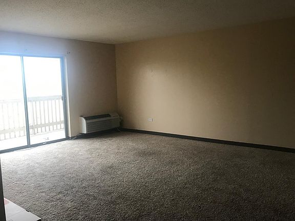 5th image of 1700 Wedgewood Dr APT 416