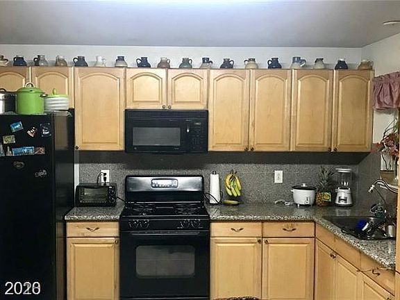 4th image of 4613 Elm Ave