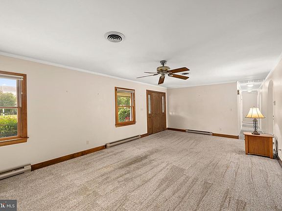 5th image of 100 Earlee Ave