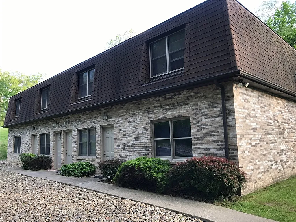 108 Oak Dr photo 1