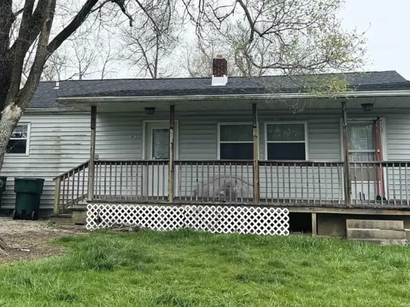 2012 N Maplewood Ave, Muncie, IN 47304