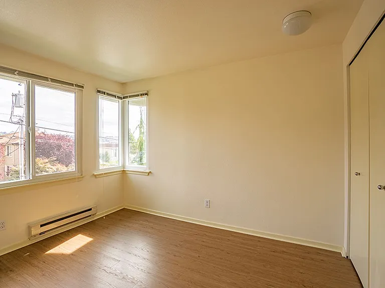 6th Ave Apartments — Photo 41