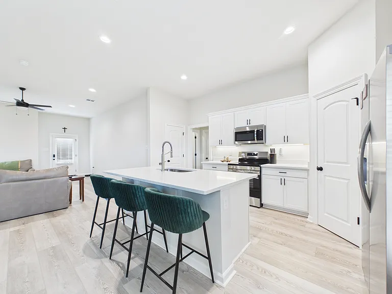 221 Tatum Ln — Photo 7