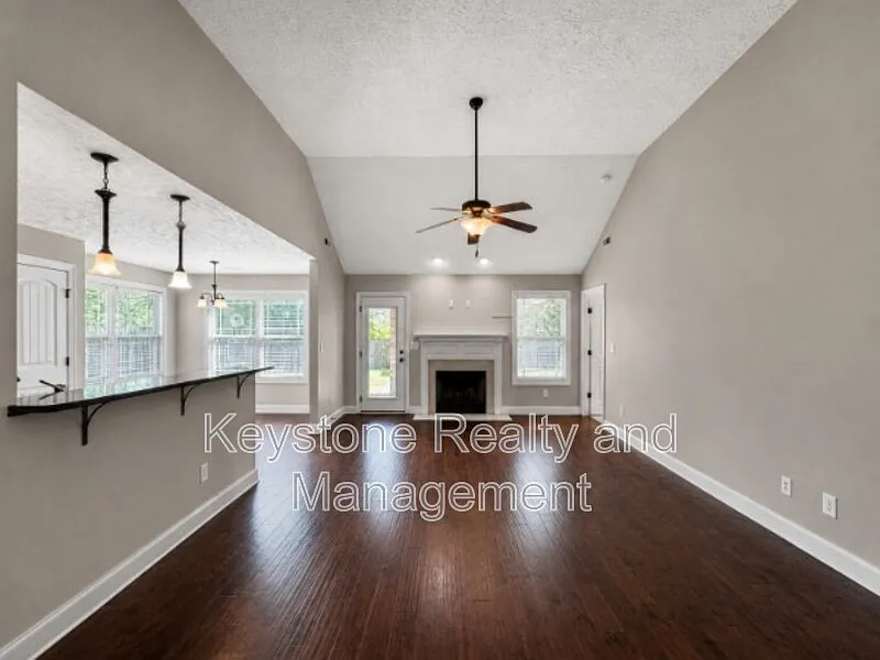 3 bed, 3.0 bath, 2130 sqft, $2,195 — Photo 4