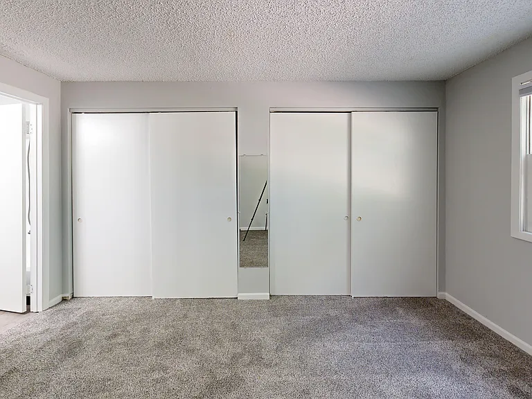 Fountainview East Apartments — Photo 11