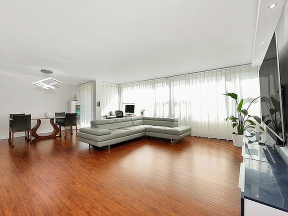2nd image of 16635 9th Ave APT 3A