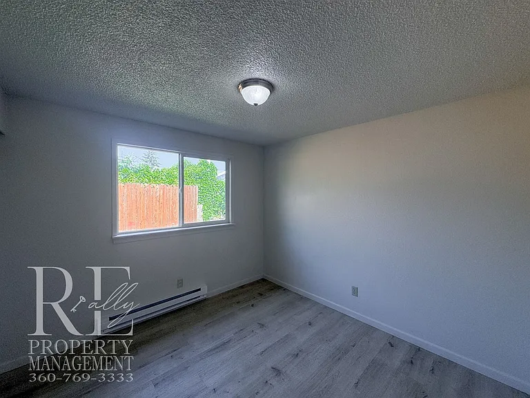 2733 Hefner Ave — Photo 10