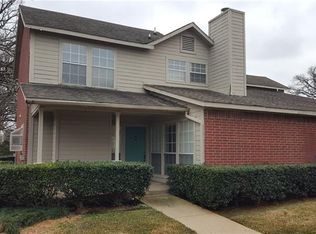 1411 Meadowood Village Dr, Fort Worth, TX 76120