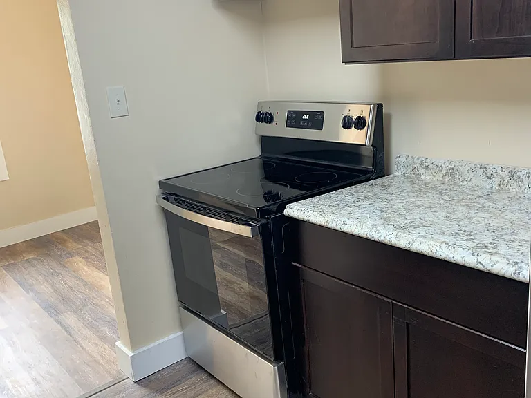 827 1/2 W North St #827-1/2 — Photo 9