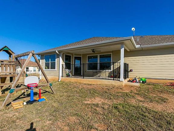 3rd image of 1508 Eastcrest Dr