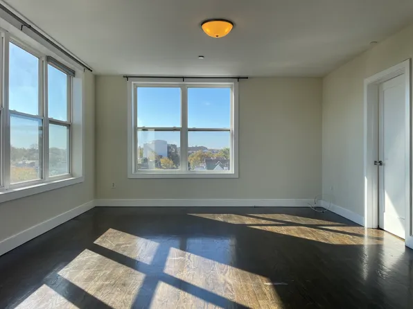 490 Ocean Parkway image 4 of 13