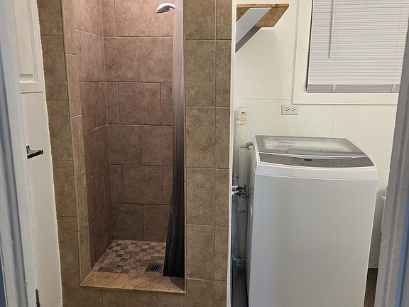 3rd image of 1016 Leeds Ave Floor 2