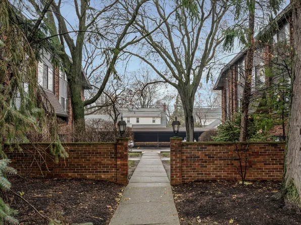 Maplecrest Apartments