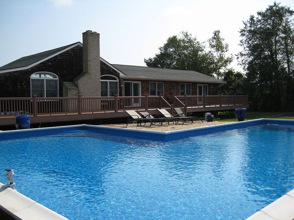 L-Shaped Pool and New 1,000 SF Deck