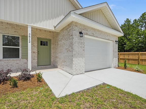 3rd image of 3812 Golden Acres Cir