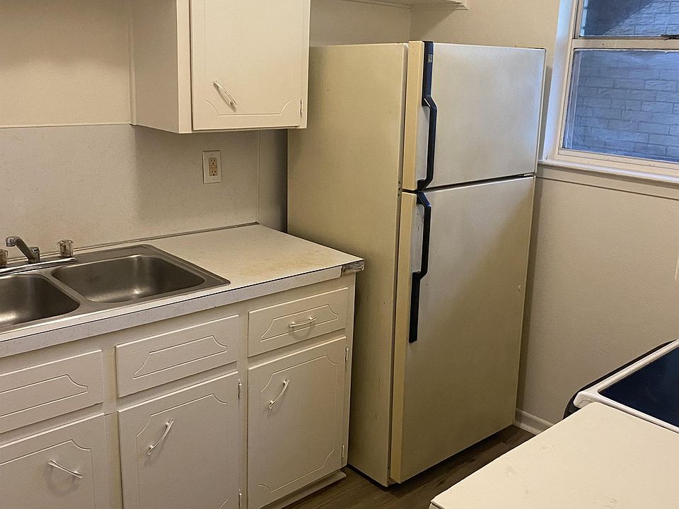 1st image of 703 N Gilmer St #11537691