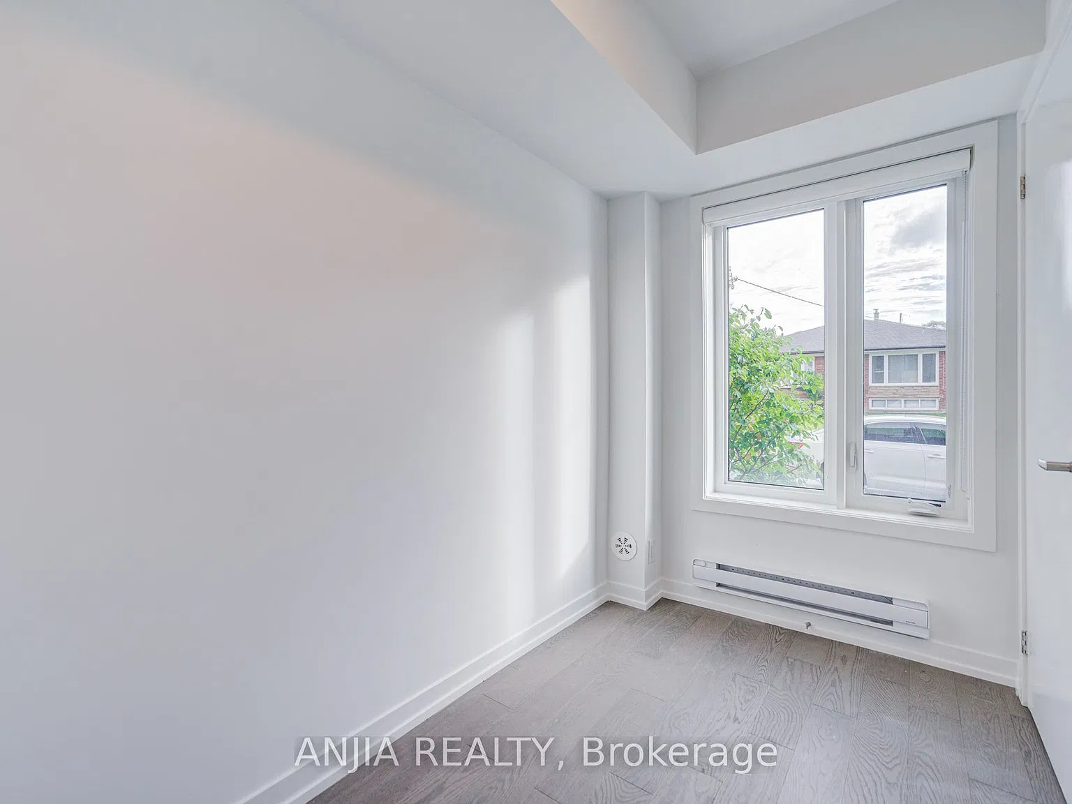 4 bed, $3,300 — Photo 3