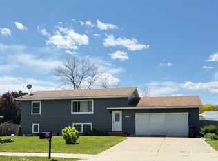 310 S Chestnut St, Belle Plaine, MN 56011