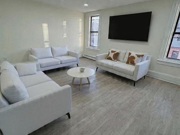 3rd image of 356 Westside Ave #2